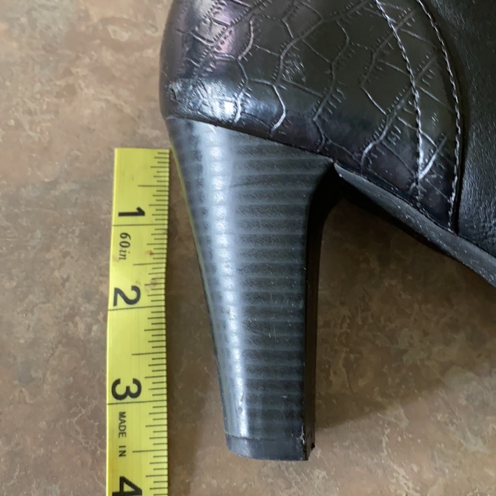 Booties - Picture 4 of 5
